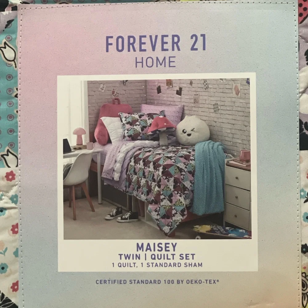 Forever 21 Floral Patchwork Quilt - Pink, Blue, Black, White